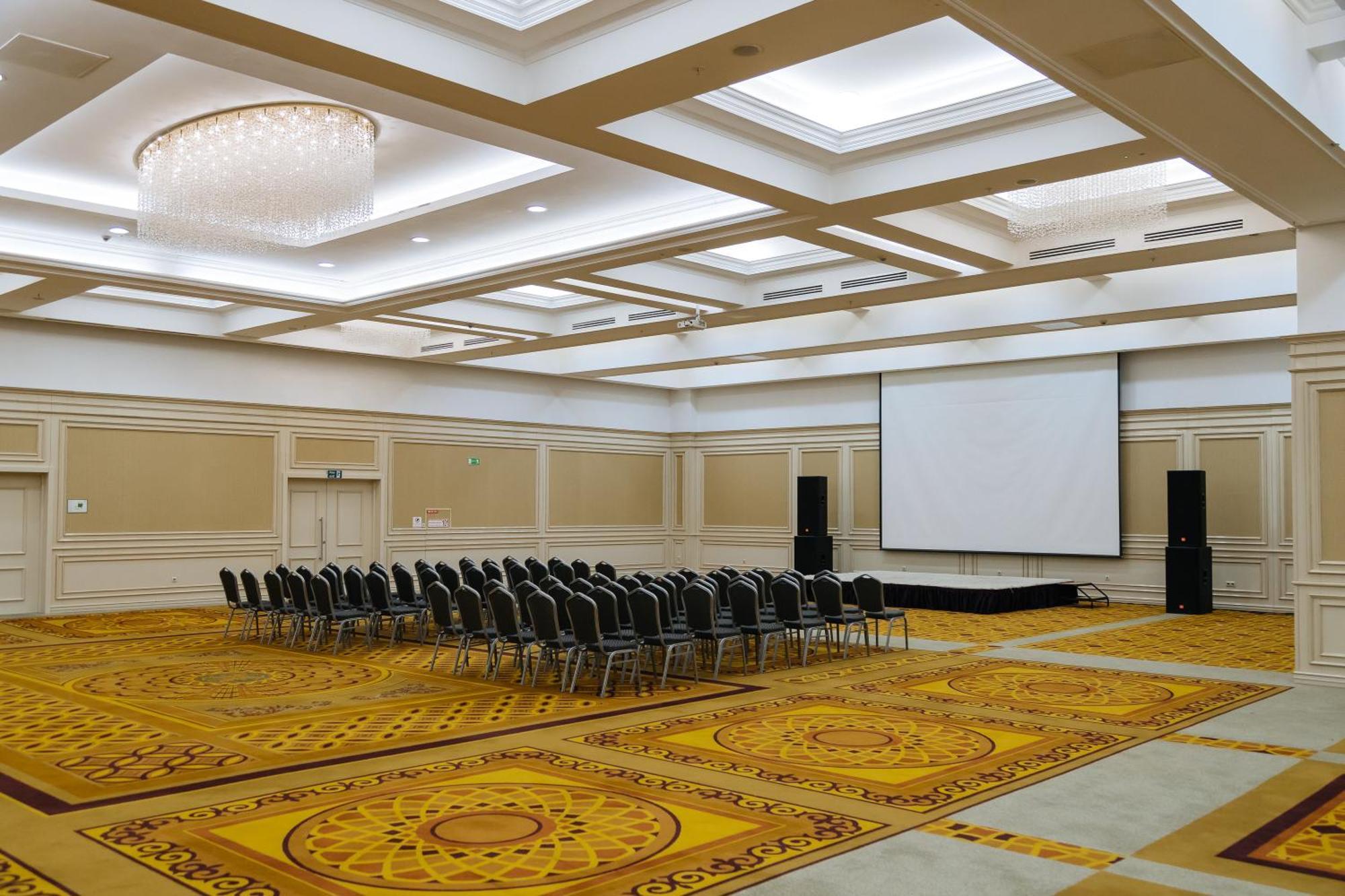 Hotel Holiday Inn Aktau By Ihg 4*