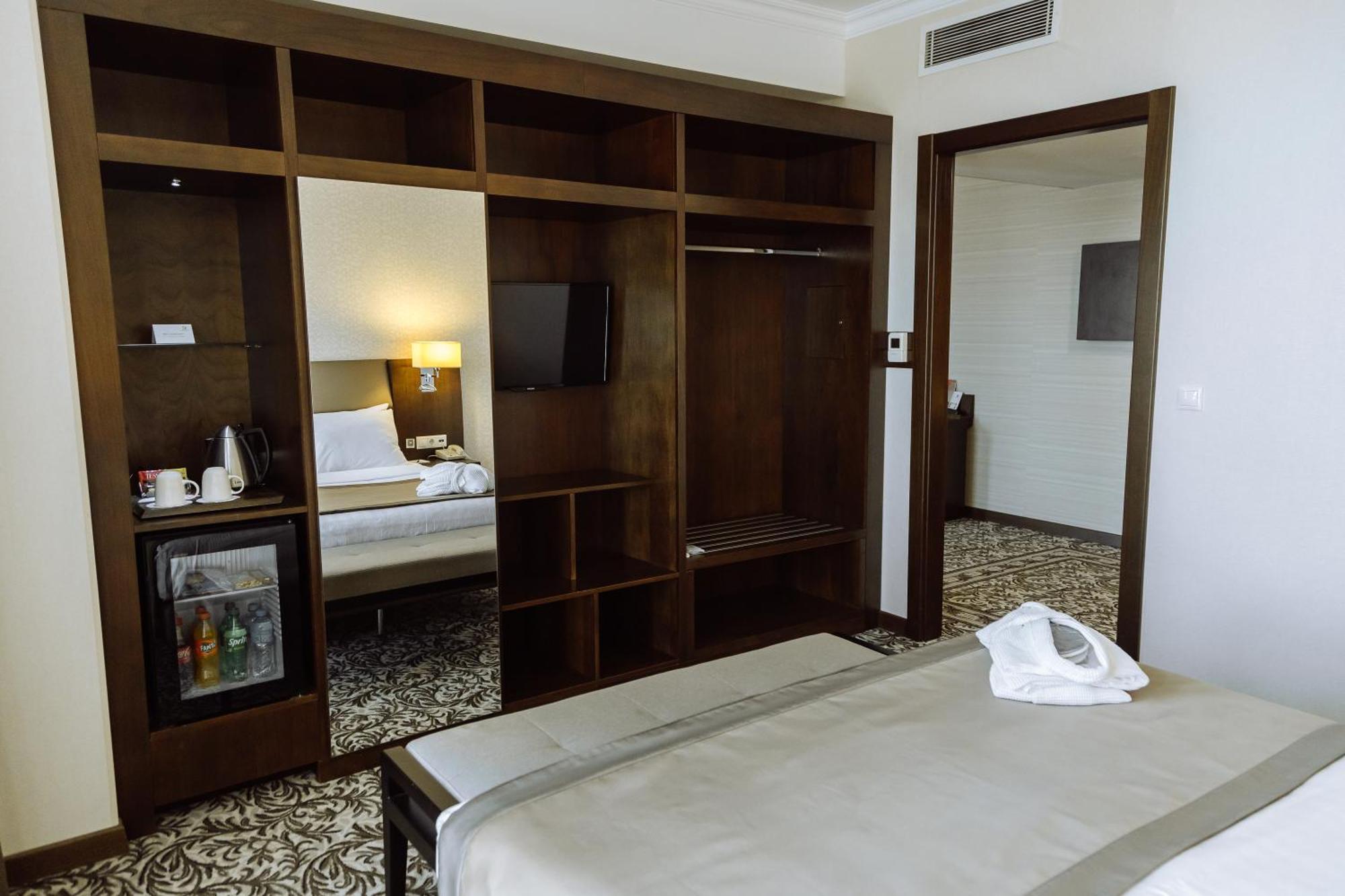 Holiday Inn Aktau By Ihg Hotel