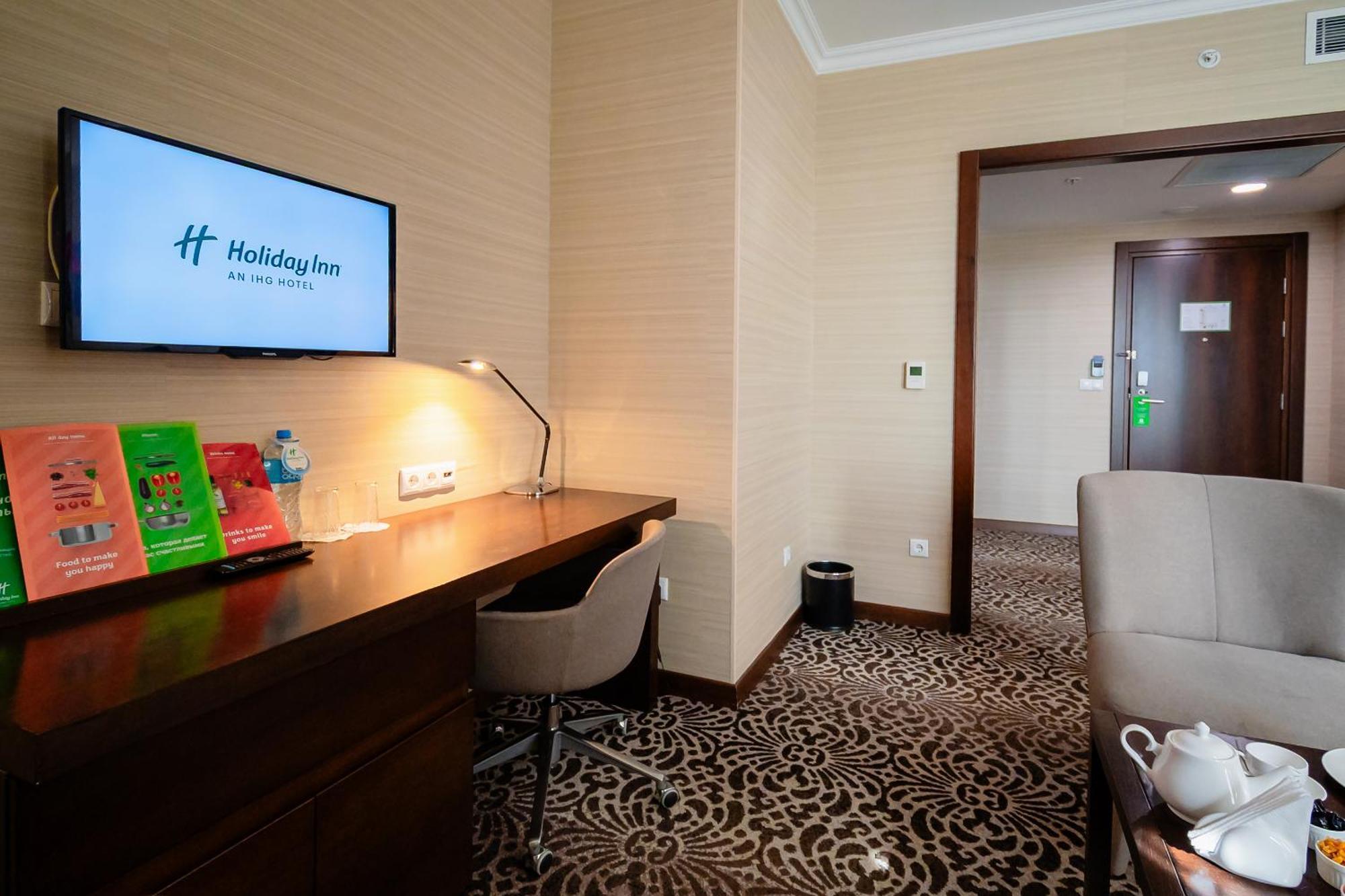 Holiday Inn Aktau By Ihg 4*