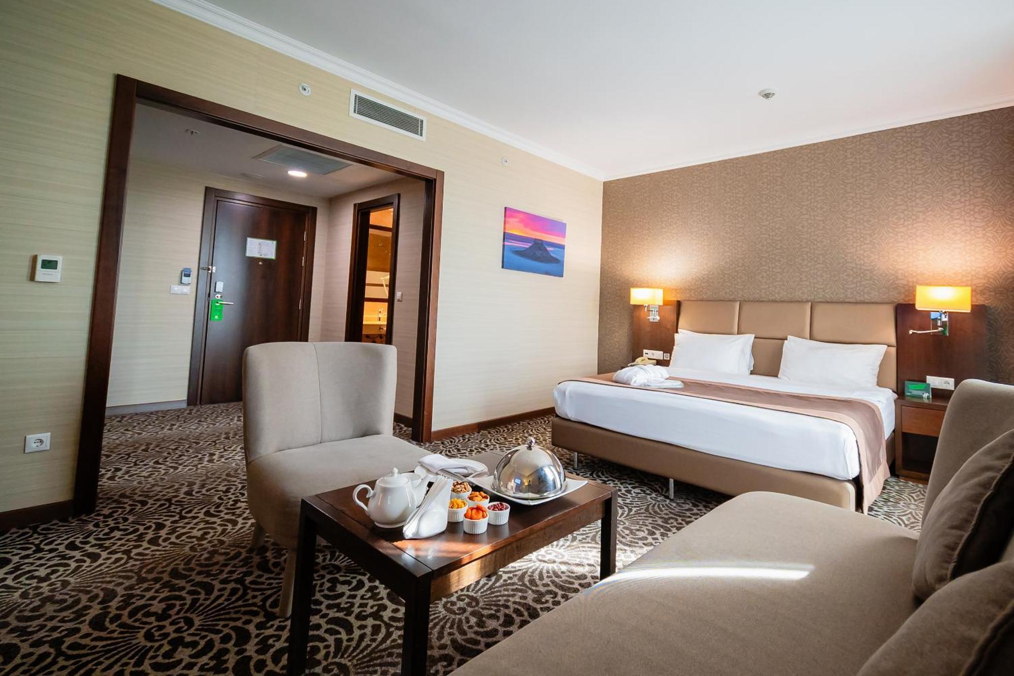 Hotel Holiday Inn Aktau By Ihg